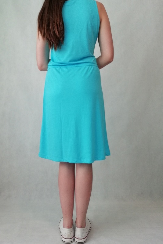 sukienka letnia błękitna na ramiączkach