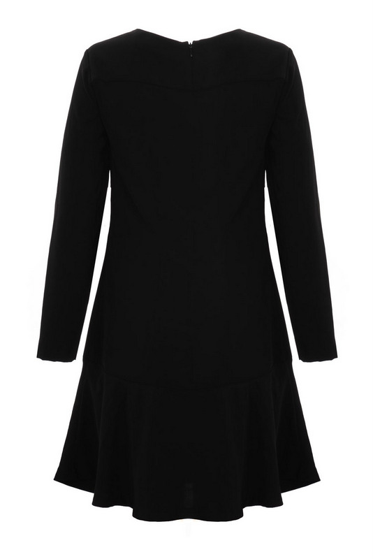 czarna sukienka elegancka rozszerzana z długim rękawem